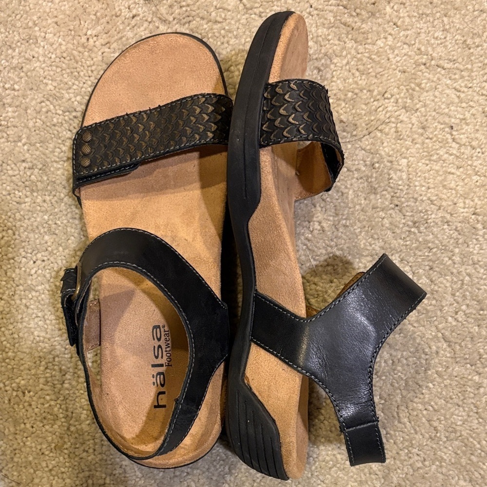 Halsa Footwear Black and Tan Women's Sandals